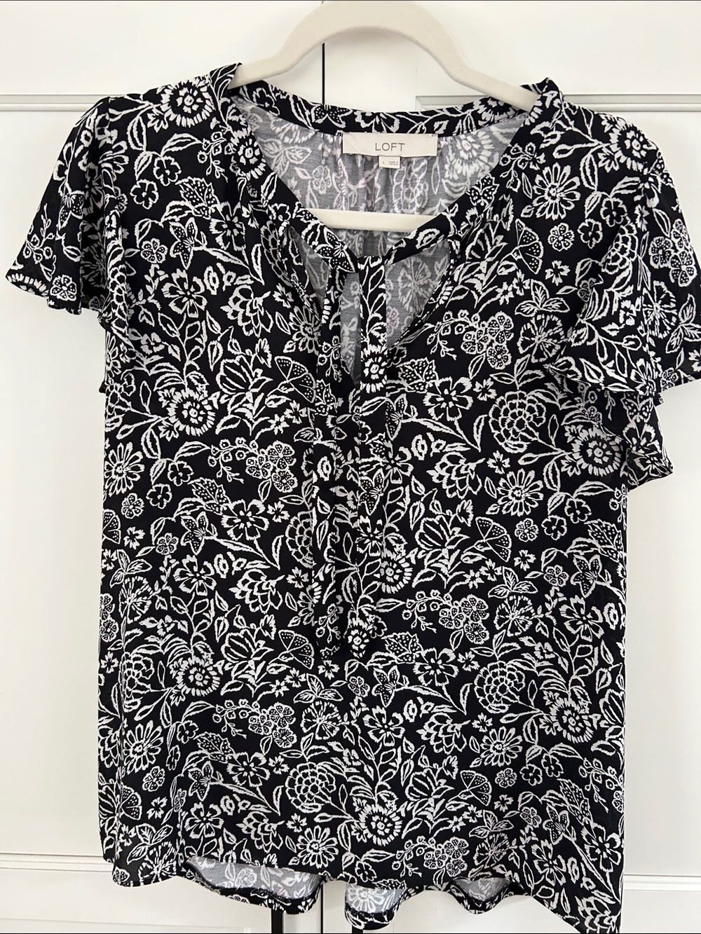LOFT Black & White Floral Tie-Front Short Sleeve Blouse